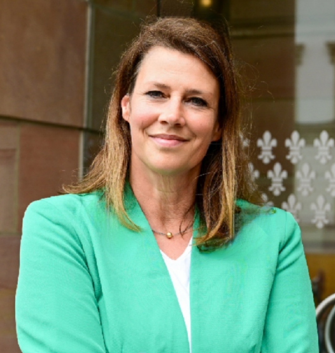 Porträt Andrea Hausy, kommunale Inklusionsbeauftragte der Landeshauptstadt Wiesbaden